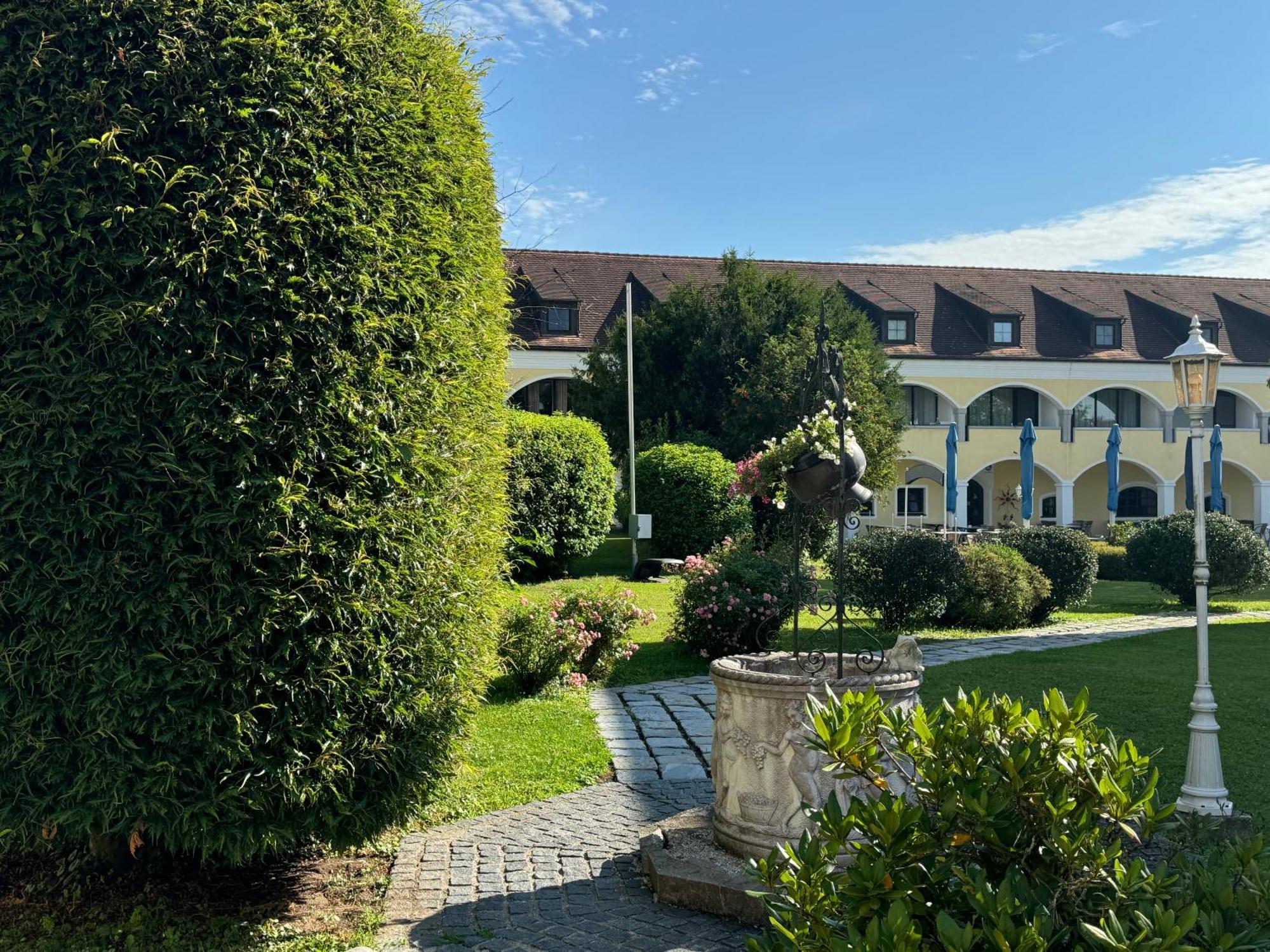 Schloss Kirchham Exteriör bild